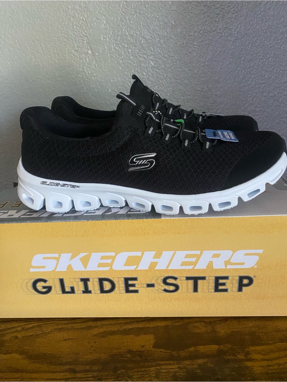 Skechers Glide-Step Lightweight Black Athletic Shoes